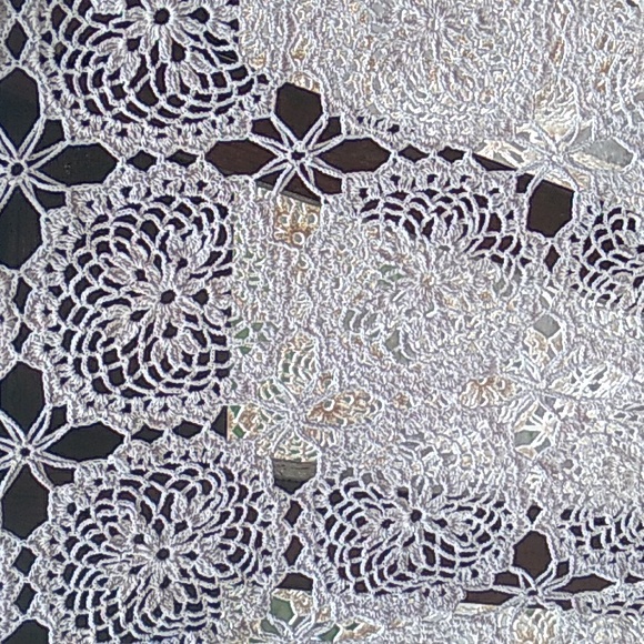 ⚜️🧶 Vintage Hand Crocheted Table Cloth or Cover 42”X 52” - Picture 8 of 16